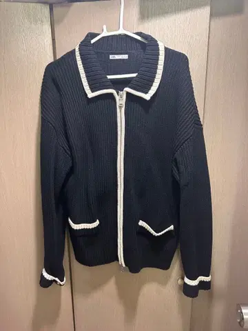 ZARA 지퍼 니트