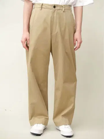 유니버설 프로덕트 NO TUCK WIDE CHINO TROUSERS