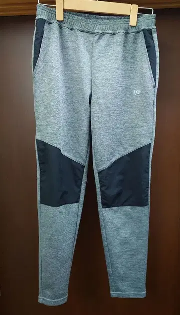 뉴에라 NEWERA 저지 바지 M 사이즈 (하자 있음)
