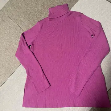 핑크 터틀넥 스웨터 긴팔