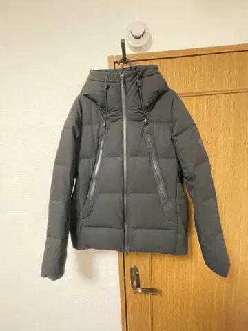 데상트 얼터레인 마운테니어 수이자와 다운 DAMUGK30UX