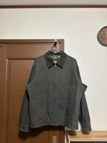 유니클로 집업 숏 블루종 2025년제 올리브 L 사이즈