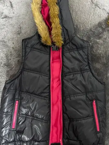 퍼 달린 후드 다운 베스트