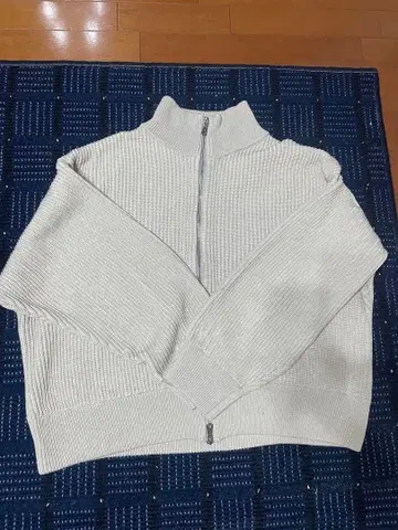 MAISON SPECIAL 아이보리 하이넥 스웨터 02