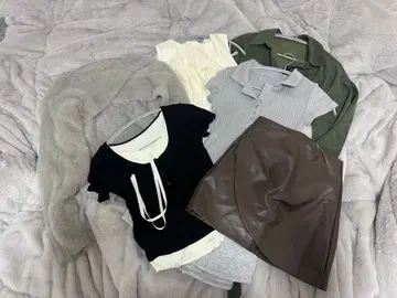 여성용 상의 스커트 원피스 6점 미니멀리스트