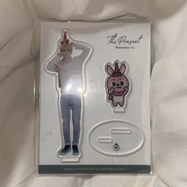 데이식스 원필 18클콘 아크릴 스탠드 양도합니다!