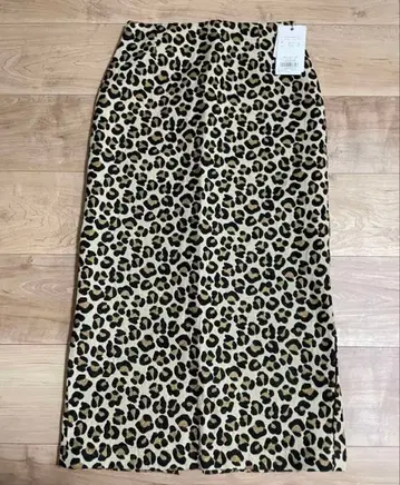 미사용 Ungrid 레오파드 무늬 타이트 스커트 뒷면 슬릿 포함