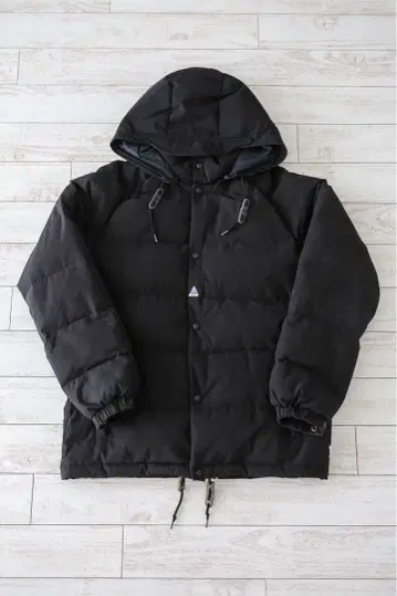 케이프 하이 다운 자켓 후드 부착