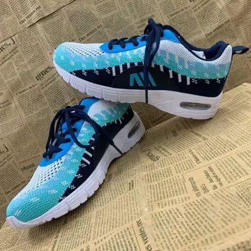 새상품 여성용 24.0cm 통굽 경량 에어솔 스니커즈 스카이블루 3305