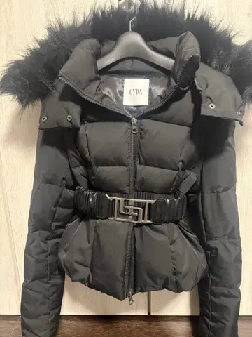 GYDA 2022 블랙 후드 퍼 포함 다운 자켓