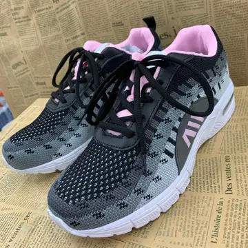 새상품 여성용 24.0cm 통굽 경량 에어 밑창 스니커즈 블랙 3305