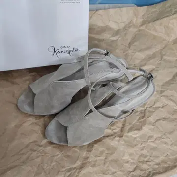 긴자 카네마츠 스웨이드 하이힐 펌프스 24