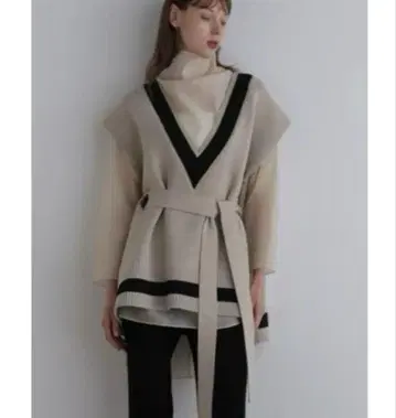 새상품급 루필 LE PHIL 스폰디쉬 라인 니트