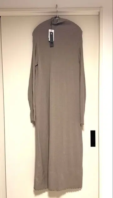 JEANASIS 깔끔한 라인 니트 원피스