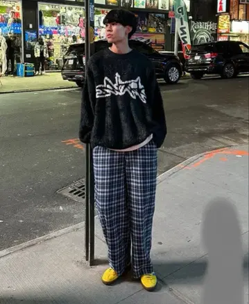 유니크 루즈핏 니트