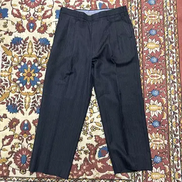 다크 그레이 스트라이프 슬랙스