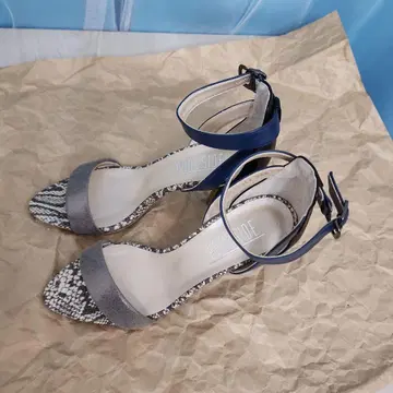 풀 사이드 앵클 스트랩 샌들 실버 그레이/네이비 미사용 새상품