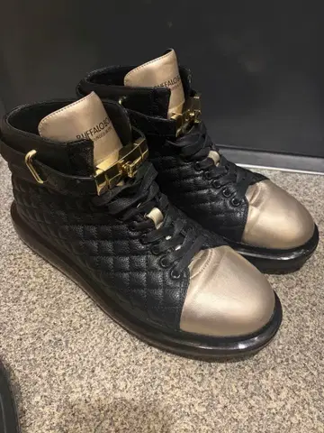 버팔로 밥스 스니커즈