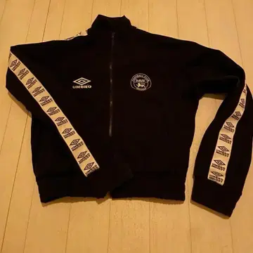 UMBRO MOUSSY 블랙 저리 풀 집업 가격 인하 가능