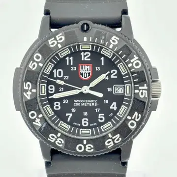 상태 좋음 루미녹스 네이비 씰 3000 V3 남성용 쿼츠 손목시계
