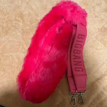 BIGBANG 핑크 퍼 스트랩 G-DRAGON 지용 라스트 1점
