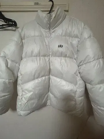 GAP 화이트 다운 자켓