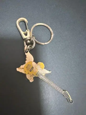 타카미자와 씨 엔젤 기타 키링 1