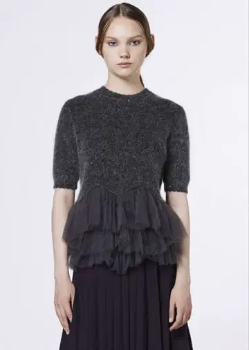 Sov. 다크 그레이 티어드 프릴 니트