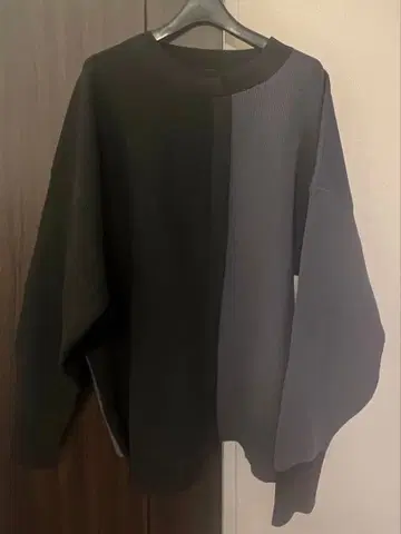 NOID 바이컬러 페이크 레이어드 니트 오버 사이즈 블랙 x 그레이