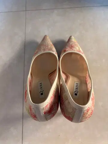 DIANA 핑크 계열 레이스 펌프스 24cm