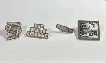 미세스 그린애플 화이트 라운지 핀 배지