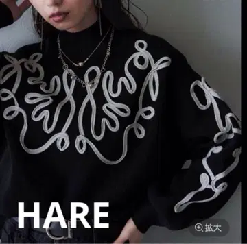 택 포함 새상품 HARE 코드 자수 니트 풀오버 블랙