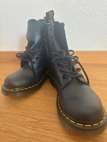 닥터마틴 1460 네이비 부츠 UK4 23cm