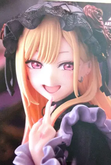 그 비스크 돌은 사랑을 한다 키타가와 마린 쿠로에 시즈쿠 의상 버전