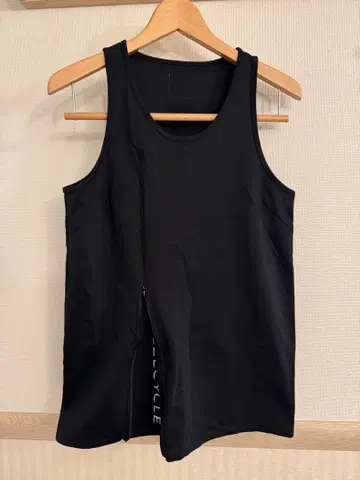 FEELCYCLE 블랙 슬리브리스 T셔츠 M 사이즈