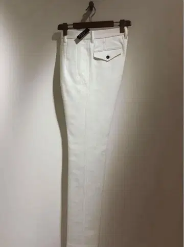 새상품 바니스뉴욕 화이트 코튼 슬랙스 사이드 라인