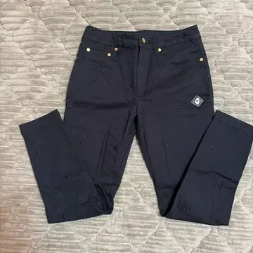 V12 여성 팬츠 별 모양 자수 블랙