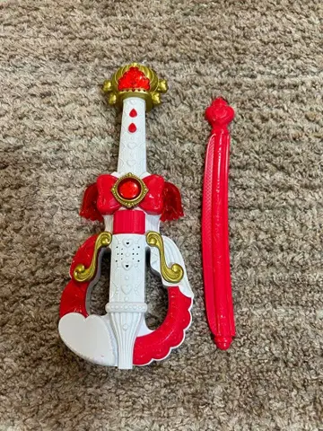 프리큐어의 검 빨간색과 화이트