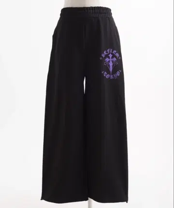 REFLEM 크로스 자수 맨투맨 와이드 팬츠