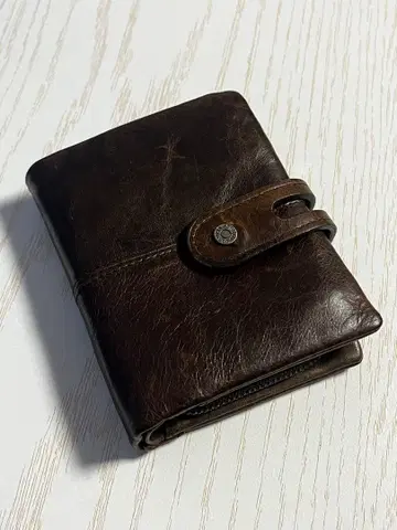 다크 브라운 가죽 접이식 지갑