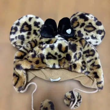 레오파드 무늬 미니캡 귀와 리본 포함