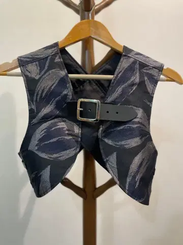 litmus herpraha 뷔스티에