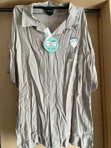 선착순! 미사용 새상품 치이카와 하치와레 반팔 셔츠 택 포함 L