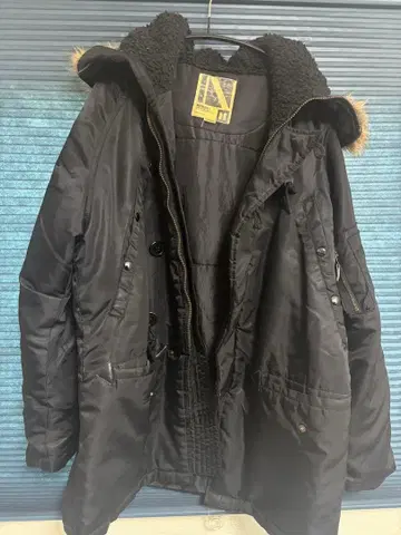 NEYRIES 블랙 모즈 코트 L 사이즈