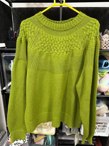 라이트 그린 뜨개질 디자인 니트 스웨터 M 사이즈