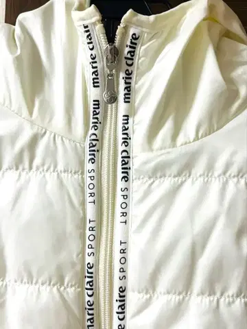 [새상품급] 마리끌레르 화이트 후드 부착 베스트 여성용 골프