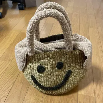 아조리 스마일 카고백 12/22까지 판매