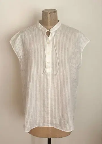 [새상품] 매킨토시 슬리브리스 블라우스 화이트 코튼 100%