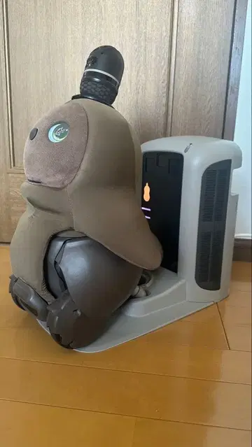 2024년 구매 LOVOT 2.0 + 네스트 공식 의류 포함