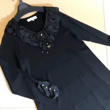 컨디션 최상 프릴이 멋진 니트 원피스